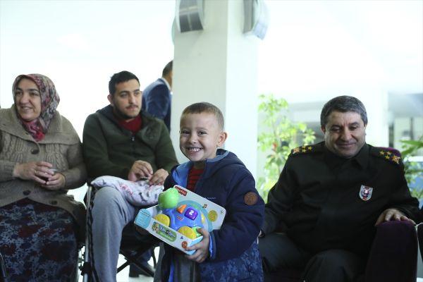 Genelkurmaydan darp edilen gazilere ziyaret