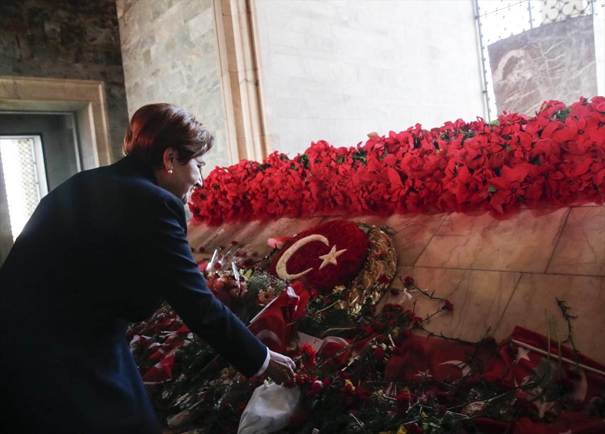Akşener Anıtkabir'i ziyaret etti