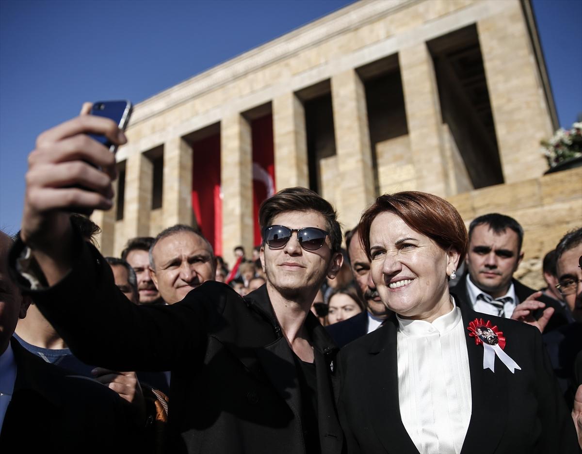 Akşener Anıtkabir'i ziyaret etti