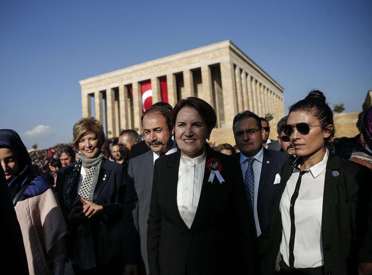 Akşener Anıtkabir'i ziyaret etti