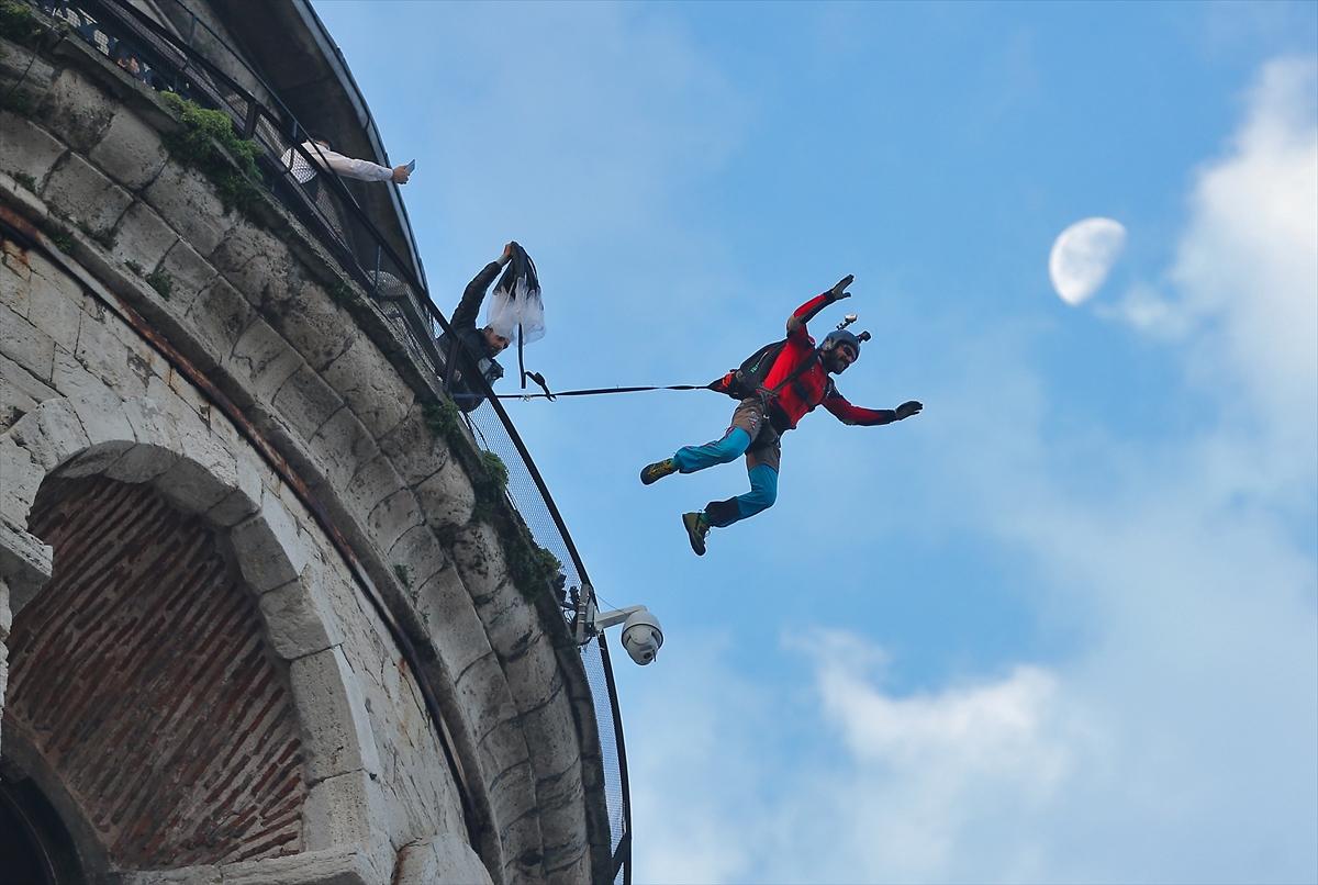 Galata atlayışından sonra muhabirlerin yarış anı