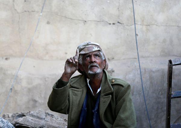 Suudi Arabistan jetleri Yemen'i vurdu