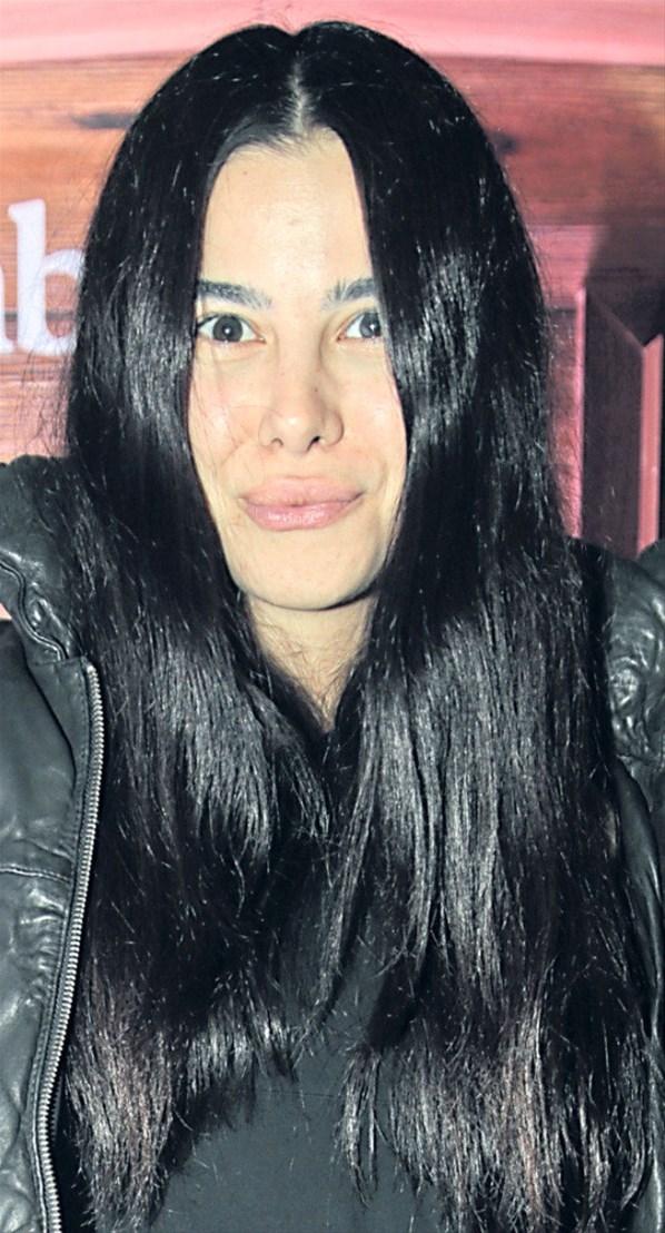 Asena dudaklarına silikon yaptırdı