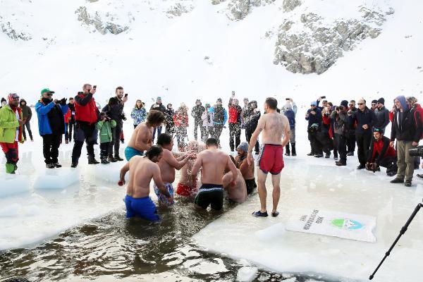 Kaçkar Dağları'nda yüzme şenliği