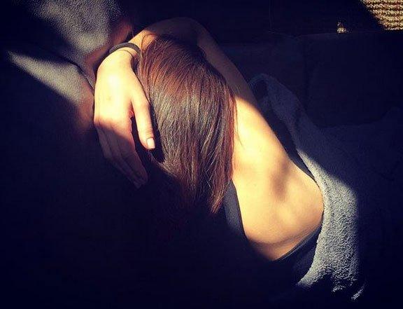 Öykü Çelik uyurken fotoğraf paylaştı