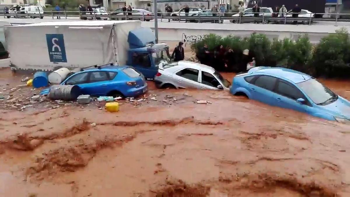 Hakan Çavuşoğlu'ndan Yunanca yardım çağrısı
