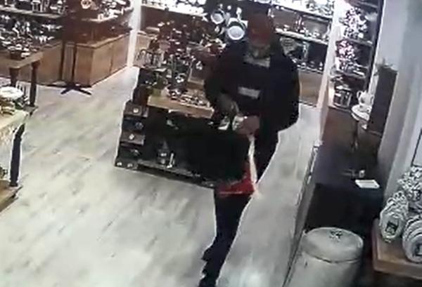 Kahramanmaraş'ta blender hırsızı, kameradan yakalandı