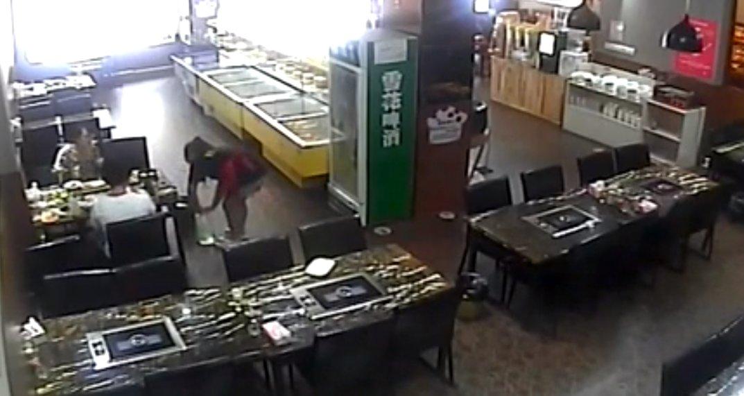 Restoranda alevler içinde kalan kadın