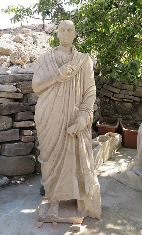 Side'de bulunan Roma dönemi heykelleri restore ediliyor