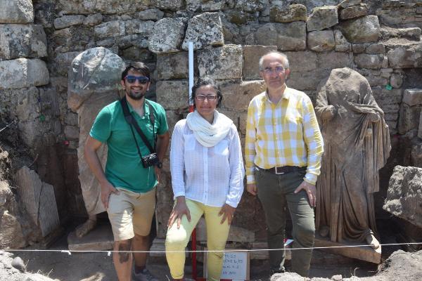 Side'de bulunan Roma dönemi heykelleri restore ediliyor