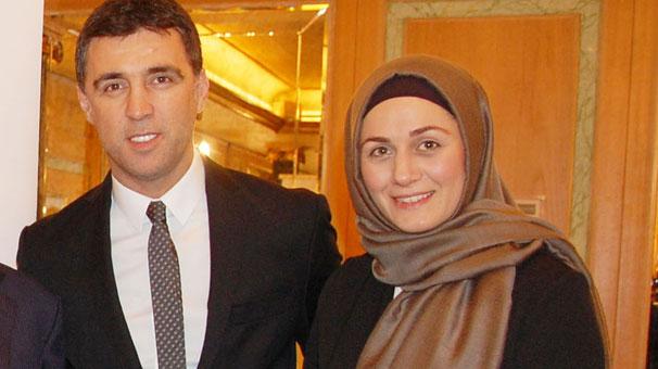 Hakan Şükür'ün eşi Beyda Şükür başını açtı