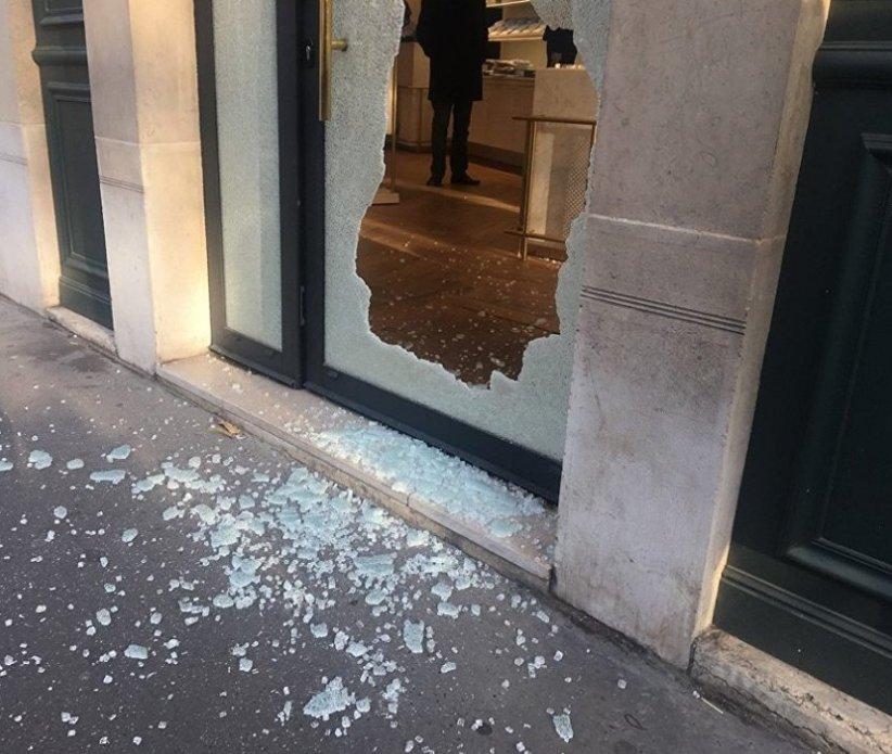 Fransa'da Macron karşıtı yürüyüşte olaylar çıktı