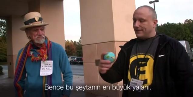 Dünyanın düz olduğuna inananlar konferans düzenledi