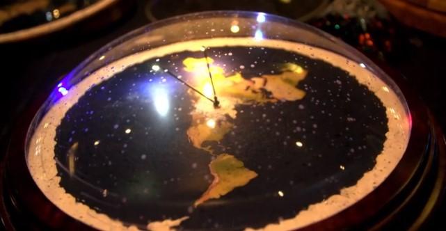 Dünyanın düz olduğuna inananlar konferans düzenledi