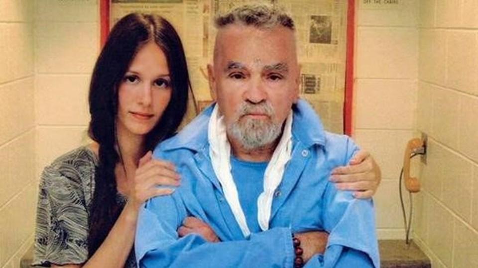 Seri katil Charles Manson öldü
