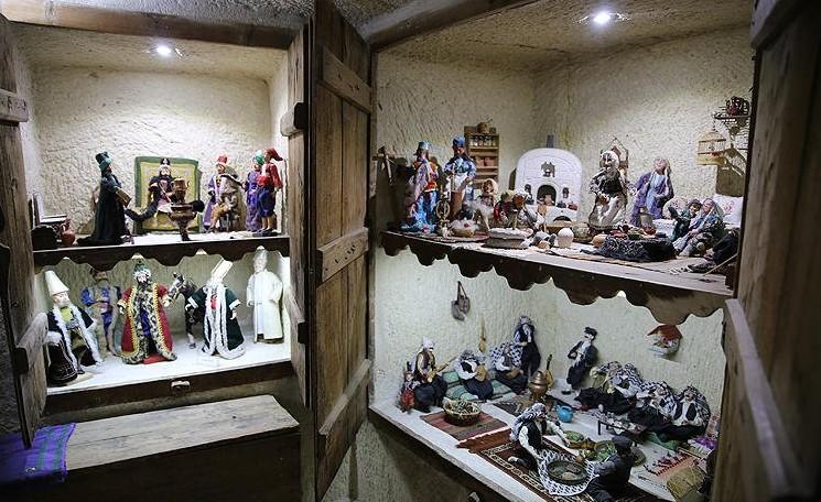 Oyuncak bebek müzesi tarihe ışık tutuyor