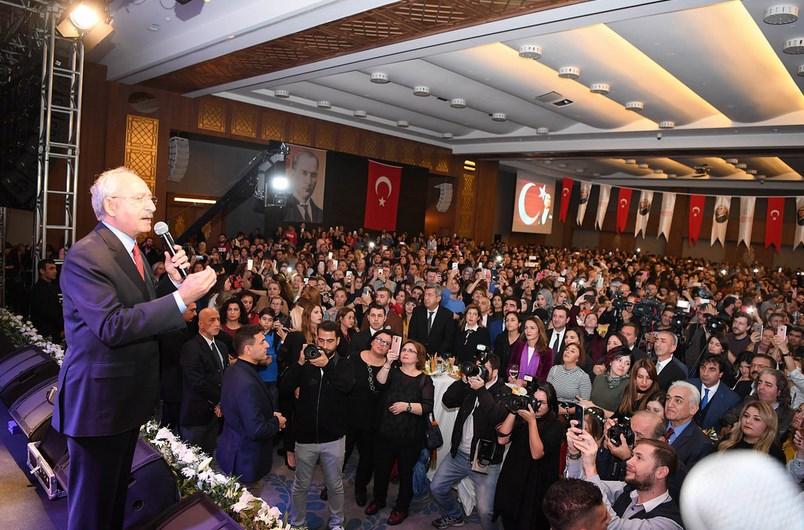 Kılıçdaroğlu öğretmenlerle bir araya geldi