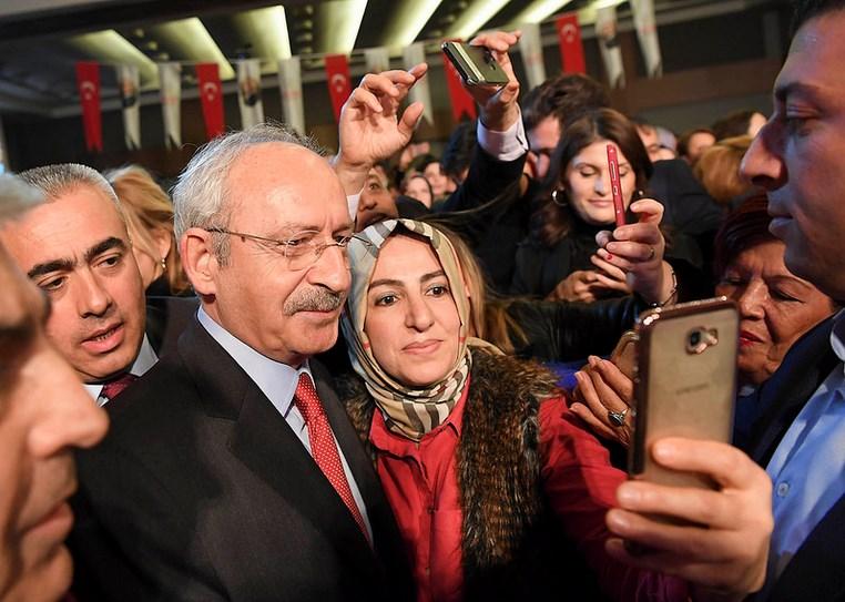 Kılıçdaroğlu öğretmenlerle bir araya geldi