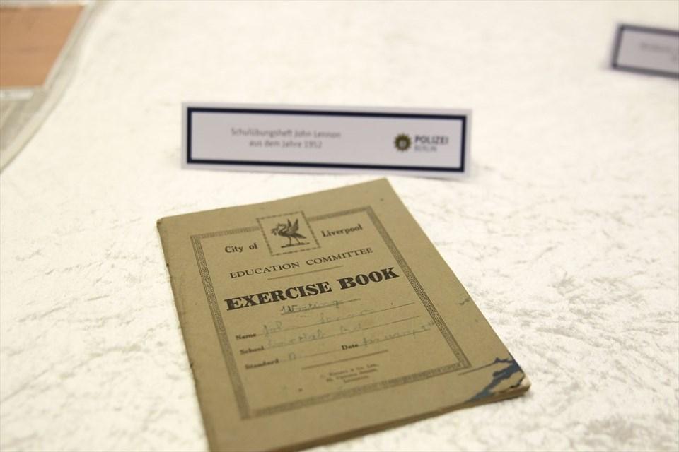John Lennon’ın kayıp eşyaları Berlin’de ortaya çıktı