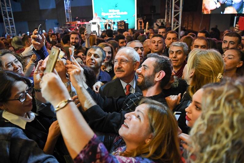 Kılıçdaroğlu öğretmenlerle bir araya geldi