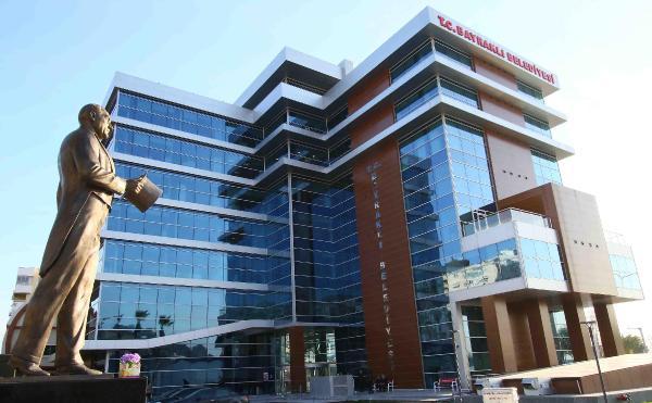 İzmir'e yeni Atatürk heykeli