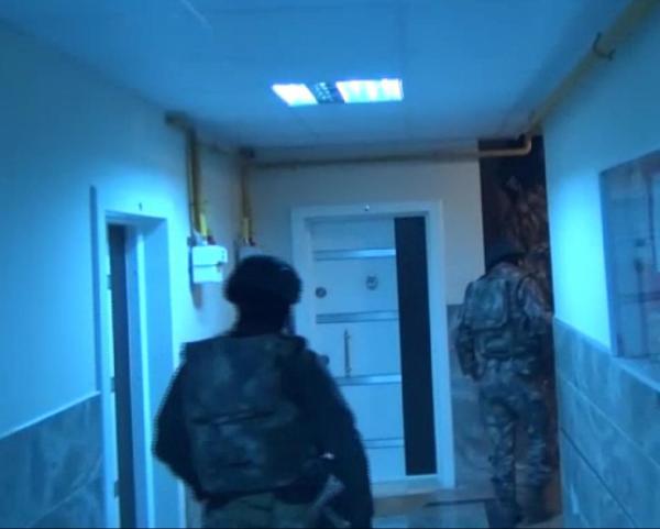 İzmir'de FETÖ'nün 'lüks' yapılanması çökertlildi