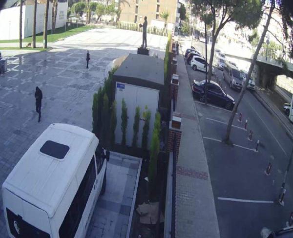 İzmir'e yeni Atatürk heykeli