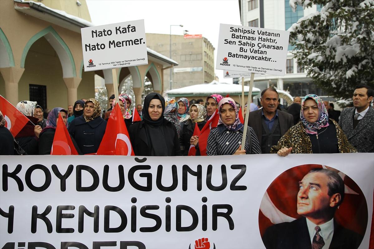 Van'da NATO protestosu