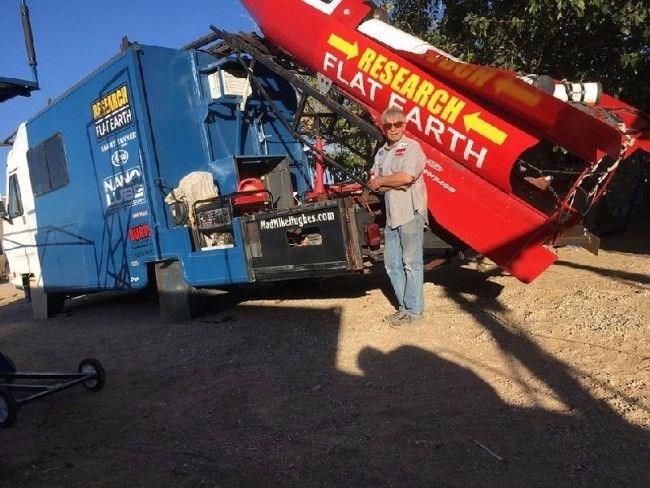 Düz dünya için uzaya roket fırlatacaktı, izin alamadı
