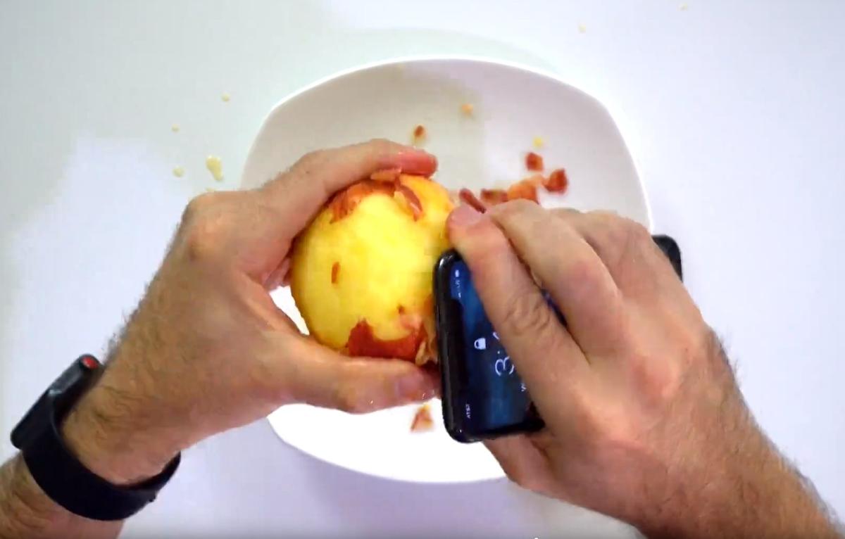 iPhone X ile elmasını soydu
