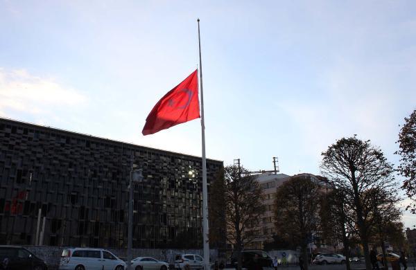 Millî yas nedir, bayraklar neden yarıya indirilir