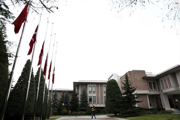 Millî yas nedir, bayraklar neden yarıya indirilir