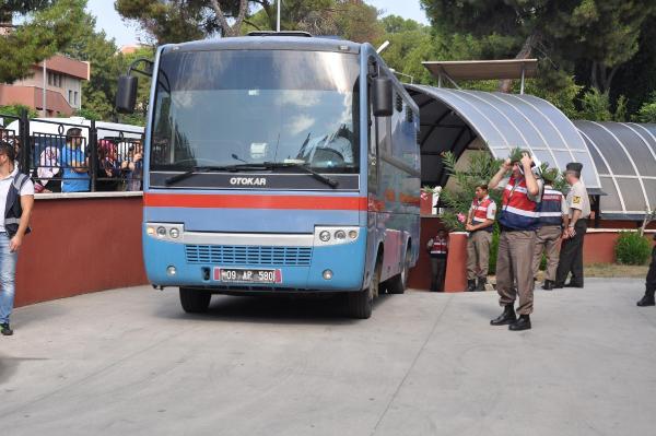 FETÖ üyesi eski müdür ve eşine hapis cezası