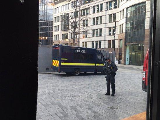 Londra'da bombalı araç paniği