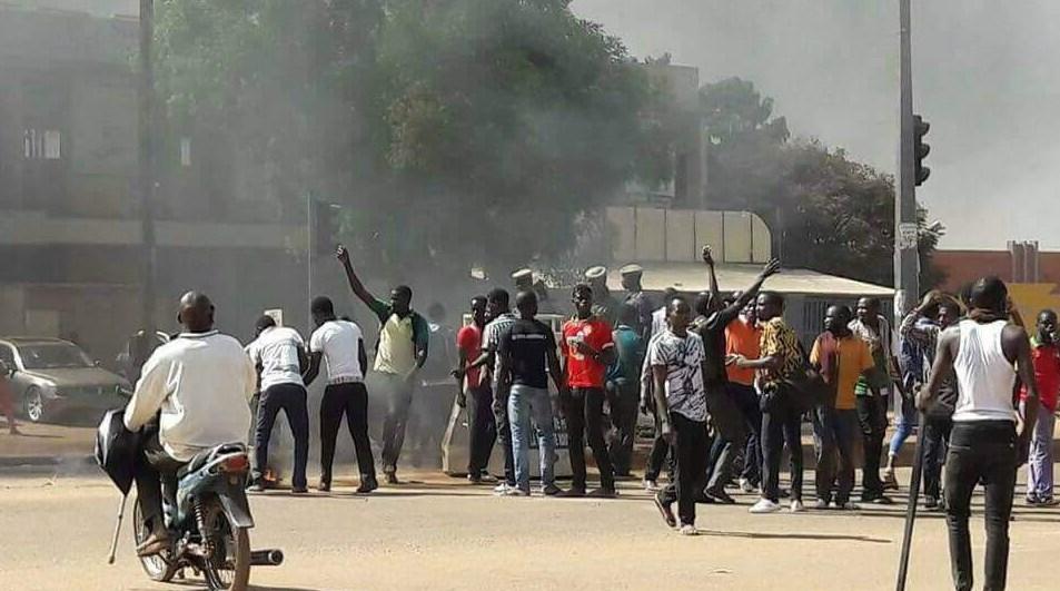 Macron'dan Burkina Faso'da tuhaf davranışlar