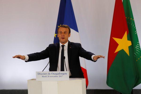 Macron'dan Burkina Faso'da tuhaf davranışlar