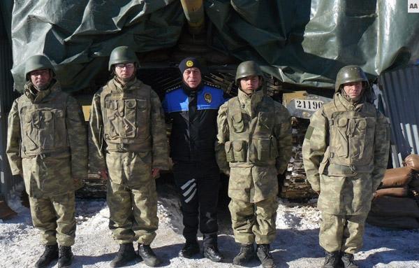 Emniyet Müdürü'nden Buzul Dağı'ndaki Mehmetçik'e ziyaret