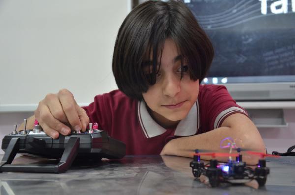 12 yaşındaki Mert'ten bomba bulan drone tasarımı