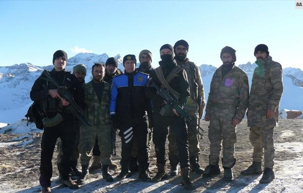 Emniyet Müdürü'nden Buzul Dağı'ndaki Mehmetçik'e ziyaret