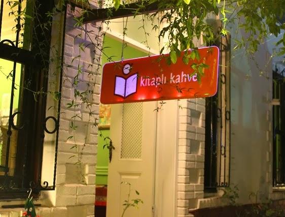 Keyifle kitap okuyabileceğiniz kafeler