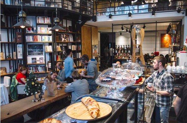 Keyifle kitap okuyabileceğiniz kafeler