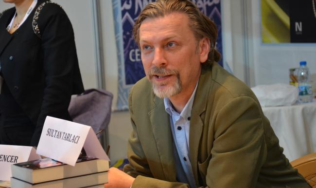 Sultan Tarlacı'nın Suç ve Beyin kitabı yayımlandı