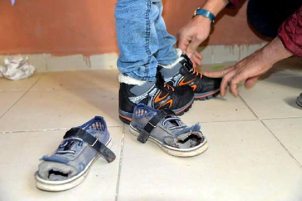 Hakkarili minikleri sevindiren yardım