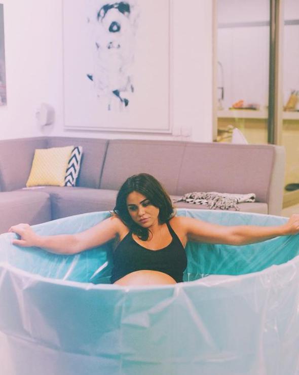 Zeynep Demirel doğum fotoğrafını paylaştı