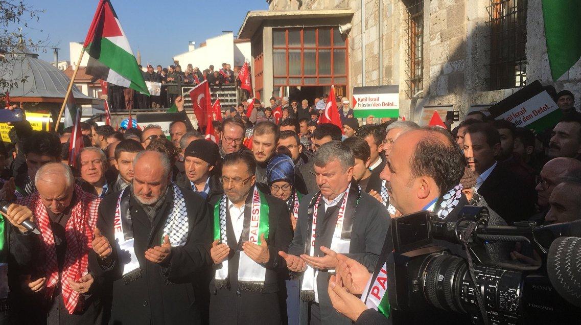 Konya'da dualarla Kudüs protestosu