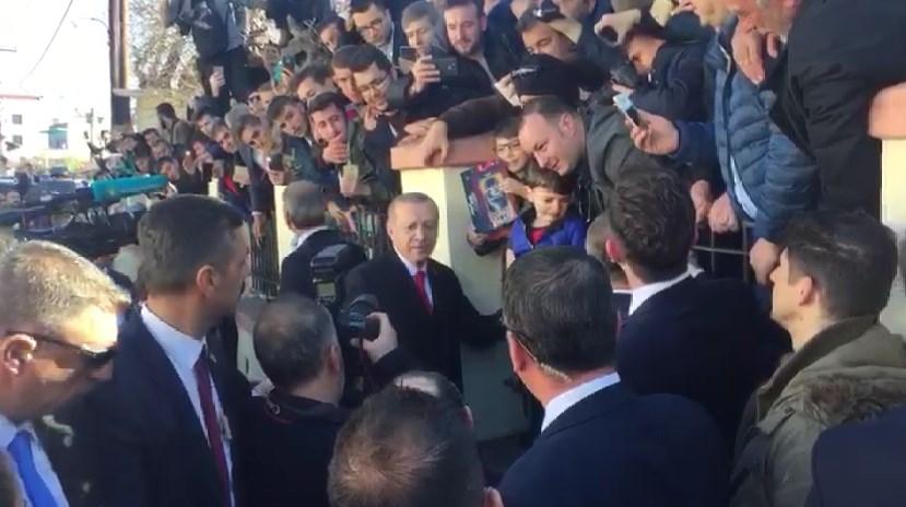 Erdoğan Batı Trakya'da 'Reis' sloganlarıyla karşılandı