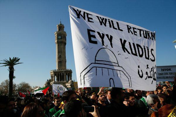 İzmir'de Kudüs protestosu