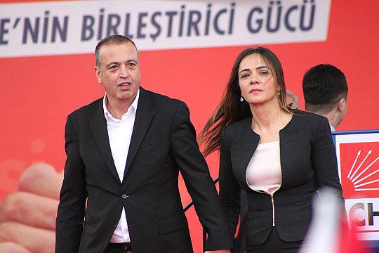 Gamze Akkuş İlgezdi görevden alınan eşine sahip çıktı