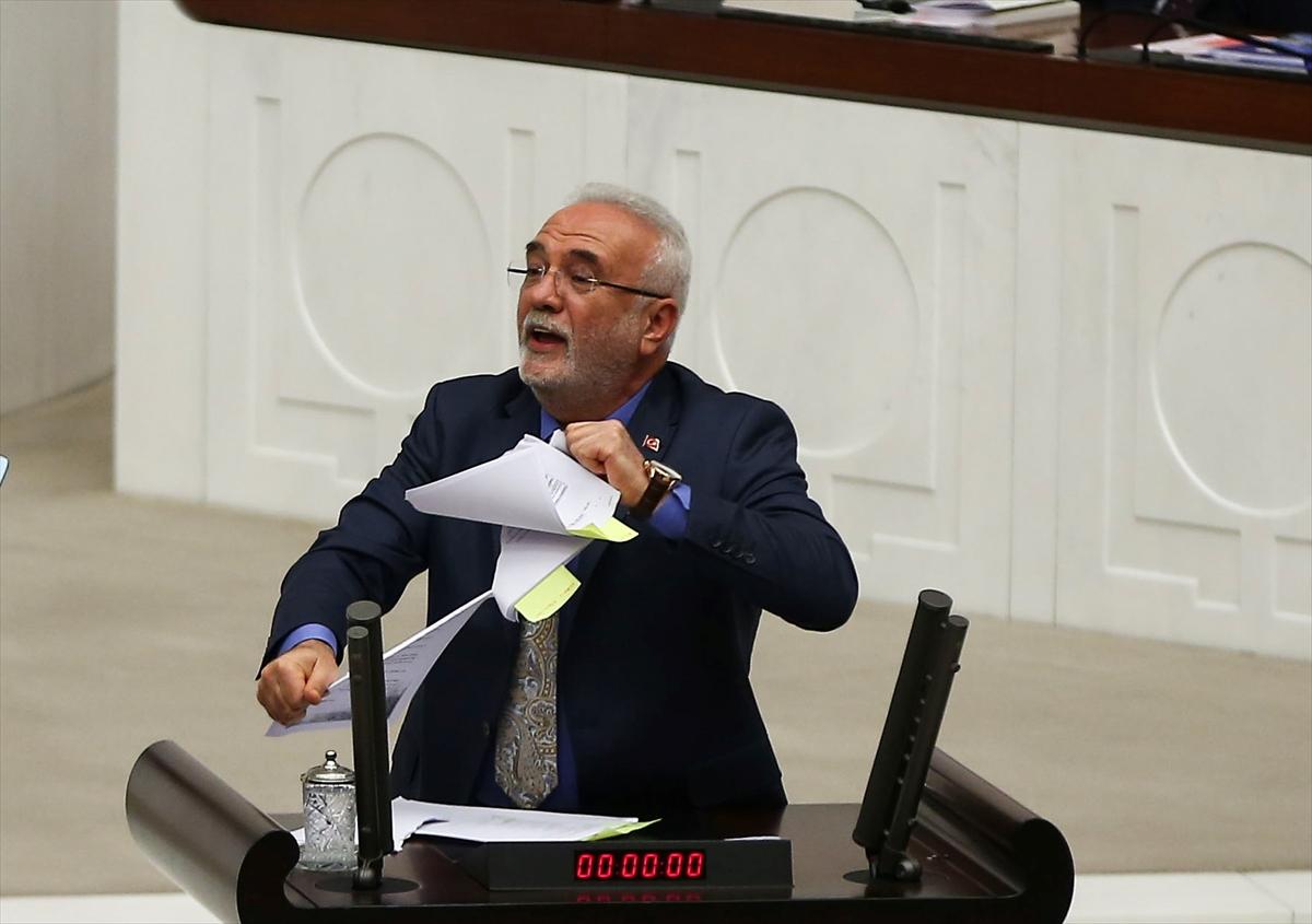 AK Partili Elitaş CHP'nin Man Adası belgelerini kürsüde yırttı