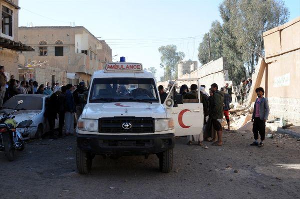 Suudiler Yemen'de polis kampını vurdu
